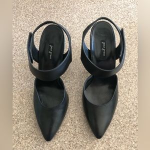 Paul Green Black leather pumps Size 8.5US with Velcro closure